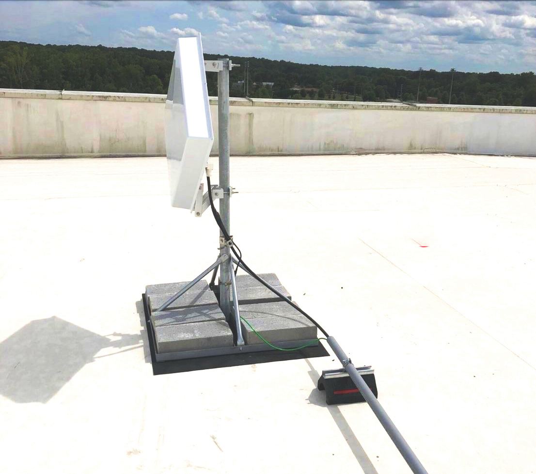 Rooftop DAS antenna installed by Lynx